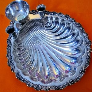 Silver decorations piece